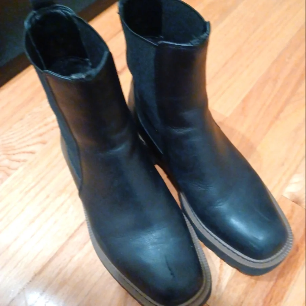 Sam Edelman lather ankle boots. - Picture 5 of 7